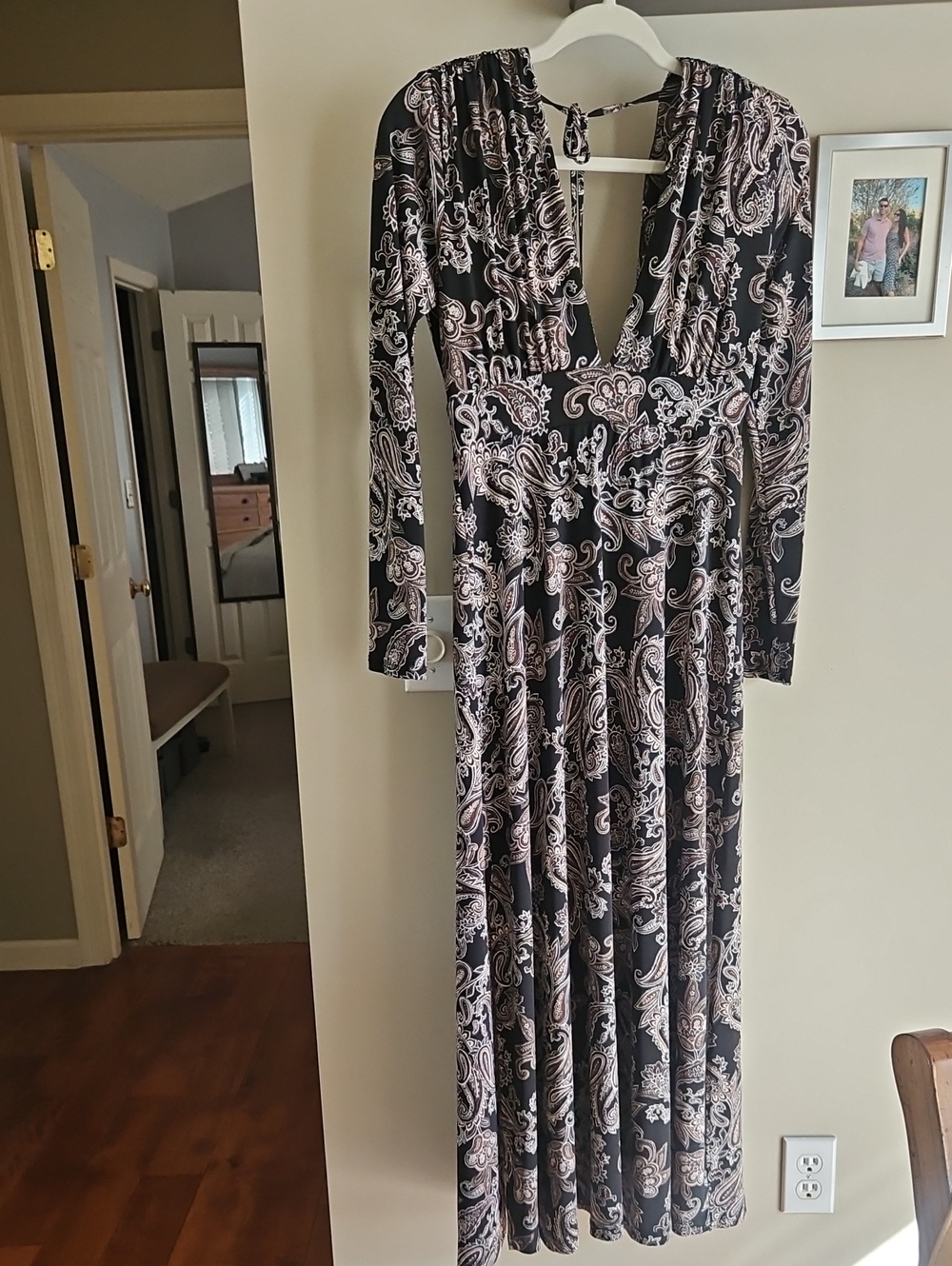 Veronica M Black Paisley Long Sleeve V-Neck Maxi Dress